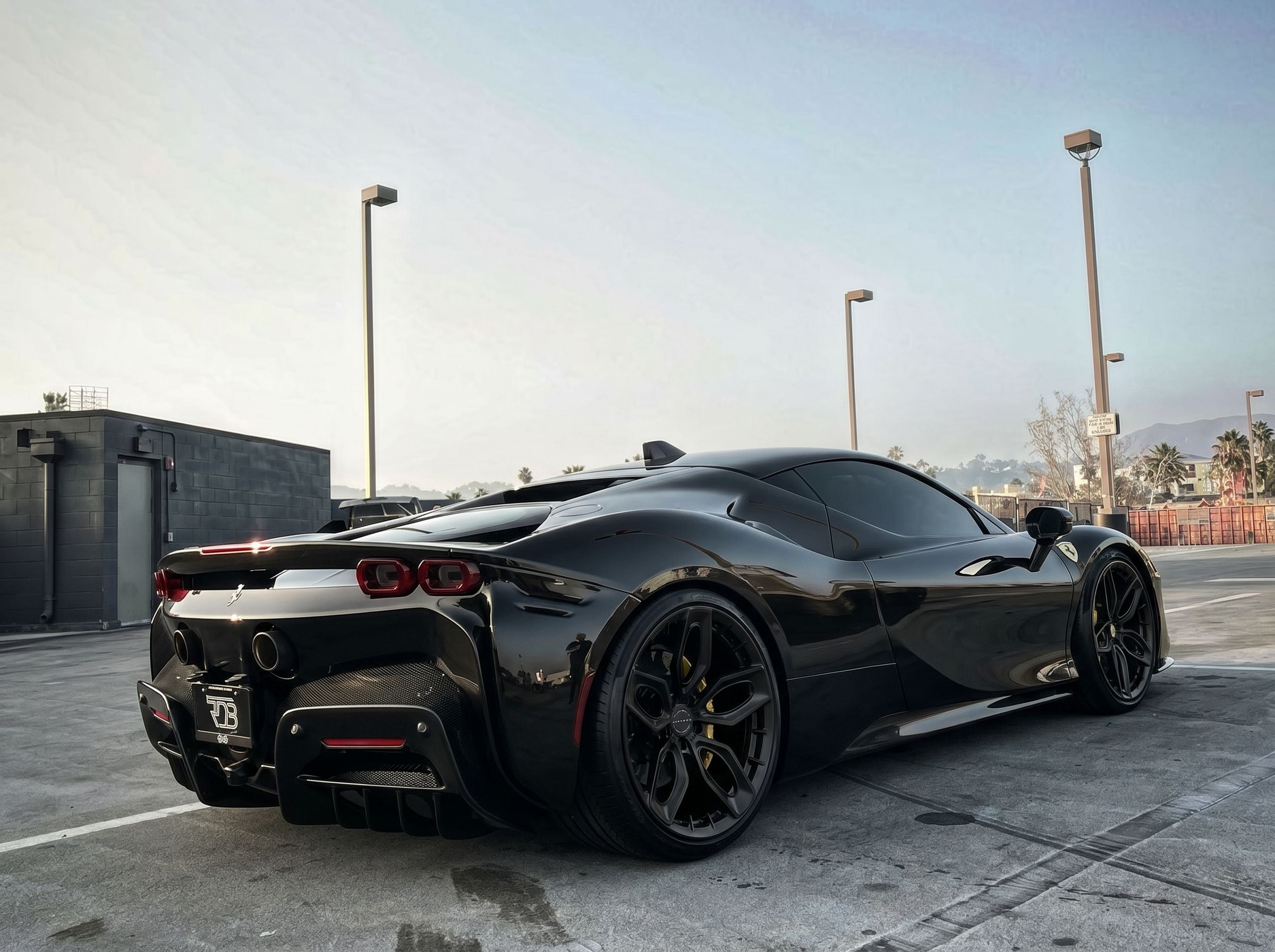 FERRARI SF90 na felgach Paradox PX09 5-VOLTE
